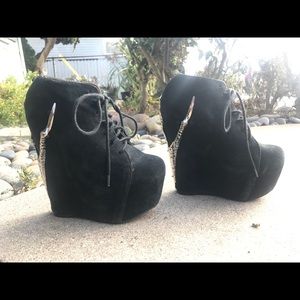 Limited Edition Jeffrey Campbell